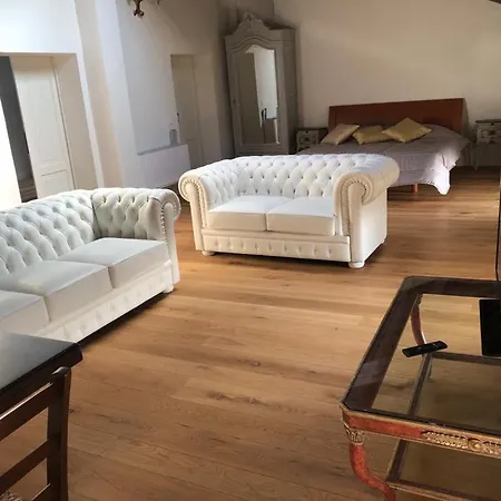 Suite Villa Mirandola Πανσιόν 3*