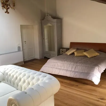 Πανσιόν Suite Villa Mirandola Mirandola
